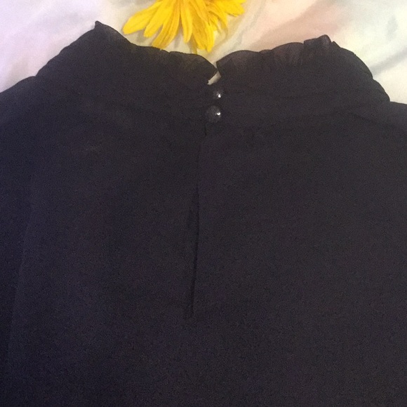 ❌DONATED❌Black Sleeveless Lined Mock Neck Chiffon Top - Picture 5 of 9